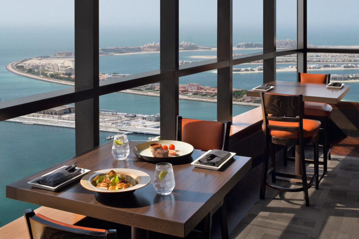 Dubai_Marriott_Harbour_Hotel_&_Suites_DXBHR_Observatory_Bar_&_Grill_01