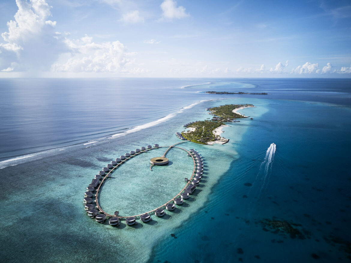 The Ritz-Carlton Maldives, Fari Islands – Aerial Boat